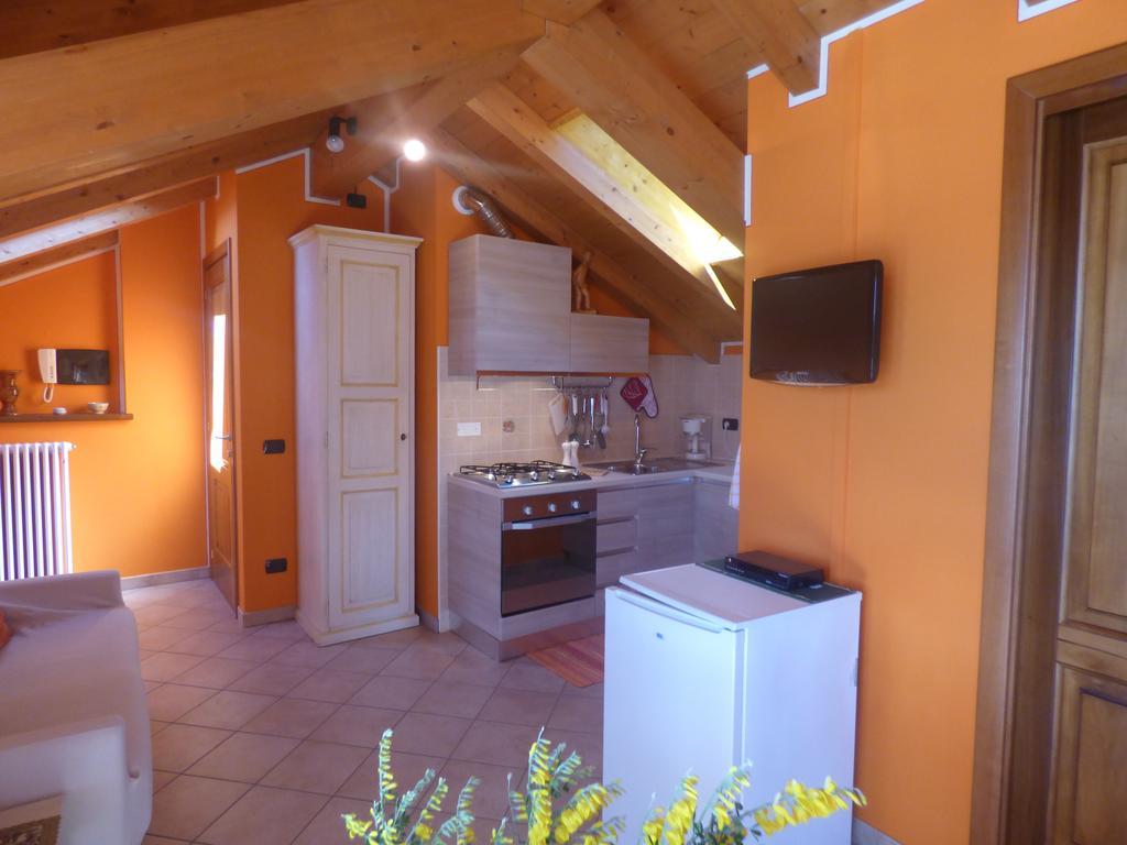 Casale Fe-Wo - Appartamenti Con Vista Lago Cannero Riviera Exterior photo