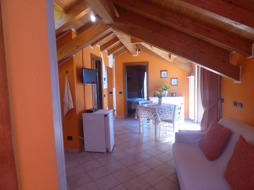 Casale Fe-Wo - Appartamenti Con Vista Lago Cannero Riviera Exterior photo